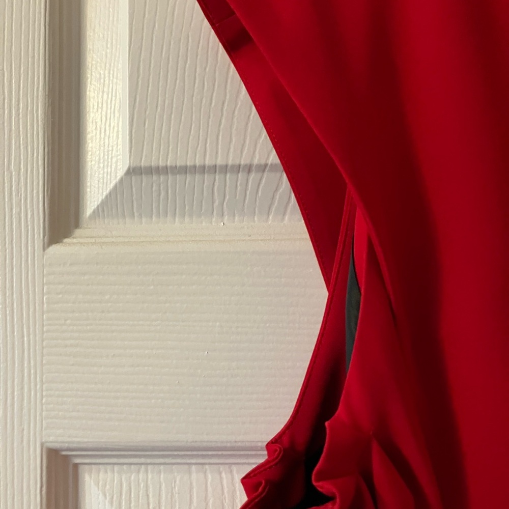 Elegant Red Maxi Dress - Picture 3 of 10